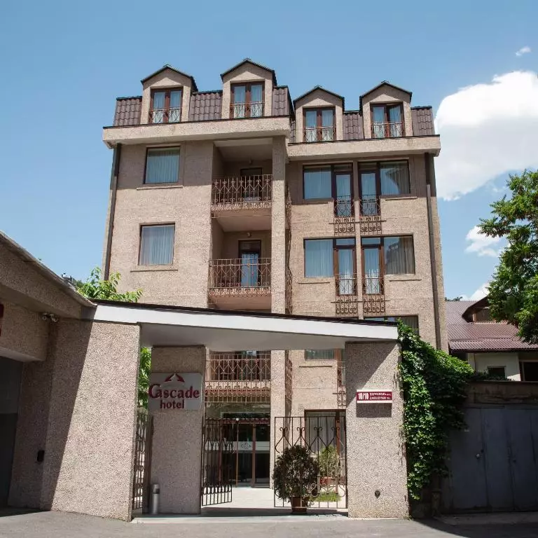 هتل کَسکِید ایروان