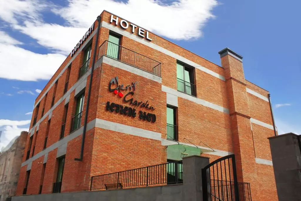 هتل چری گاردن تفلیس