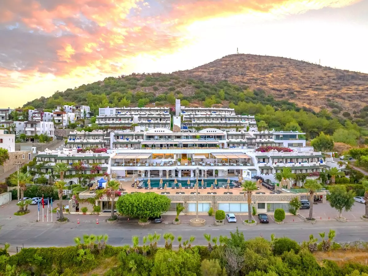 هتل فور اور کلاب