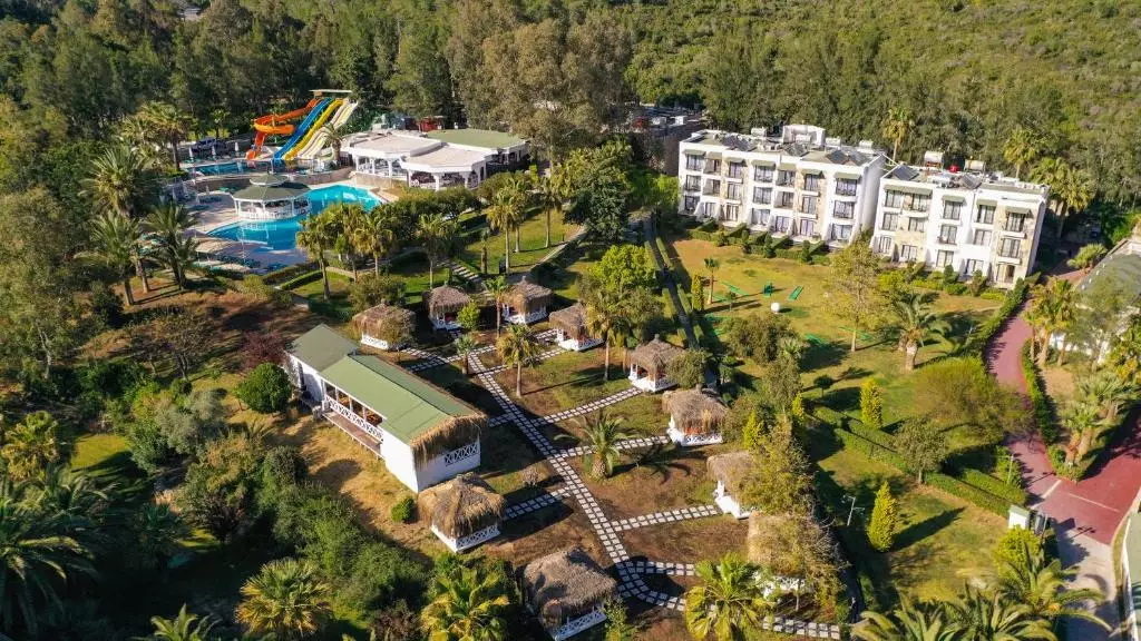 کریستال گرین بی ریزورت اسپا