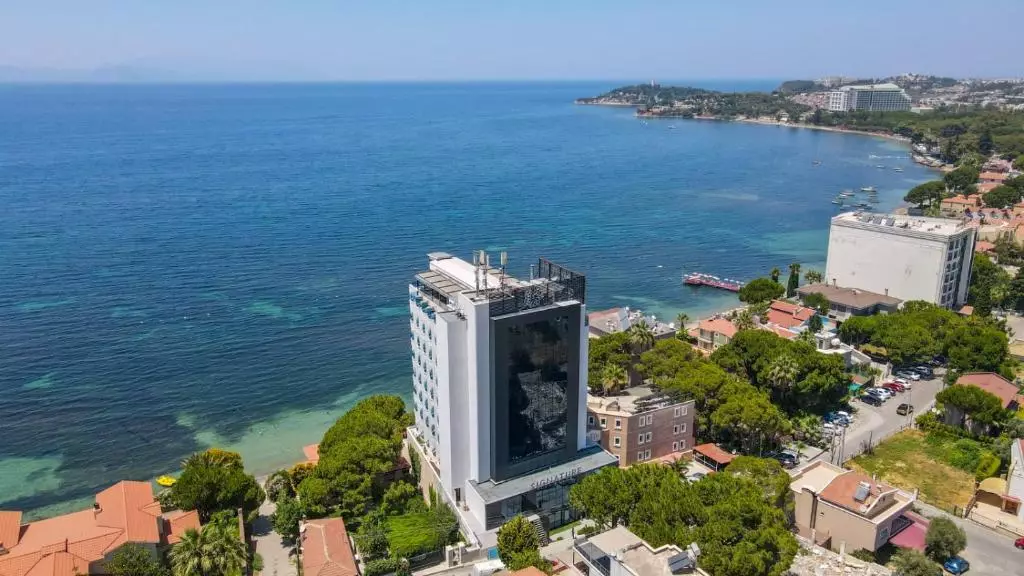 سیگنیچر بلو ریزورت