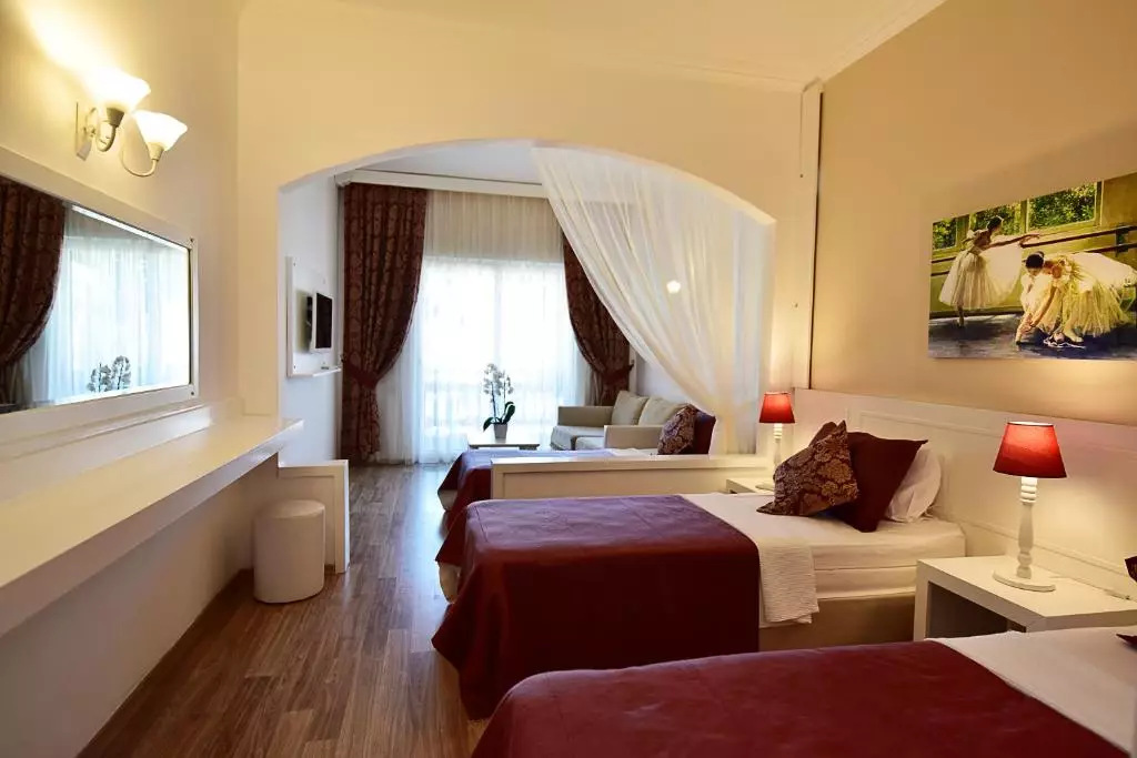 اوتیوم پارک آیاز آکوا بیچ