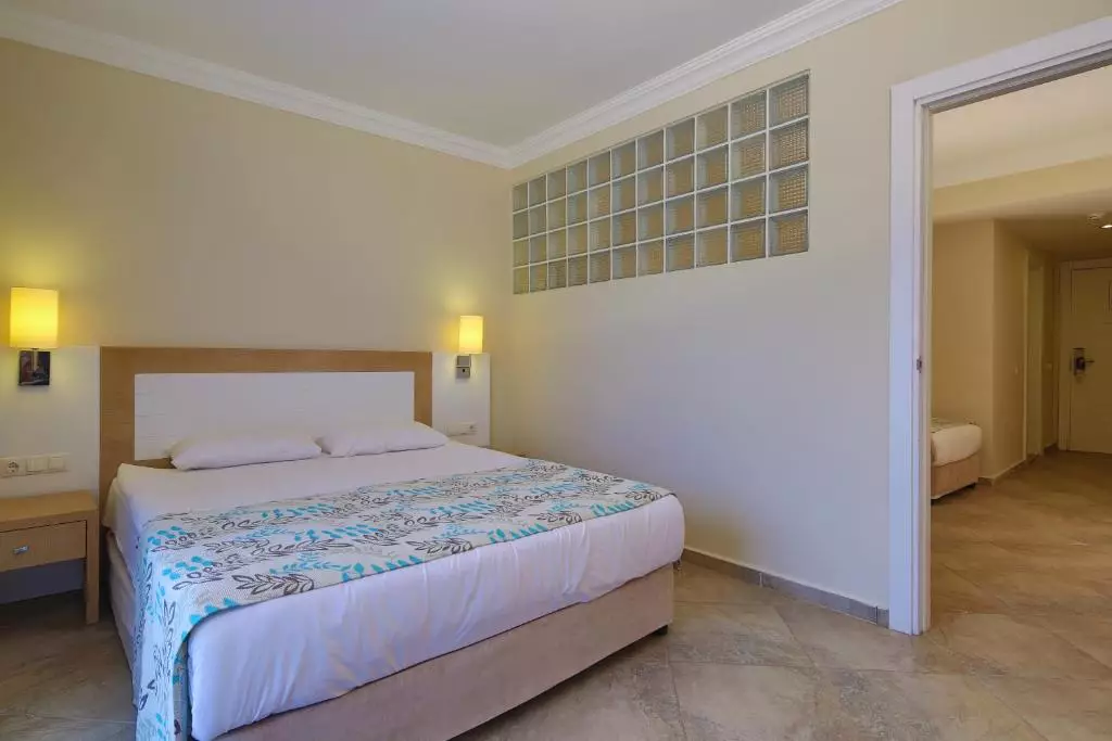 کریستال گرین بی ریزورت اسپا