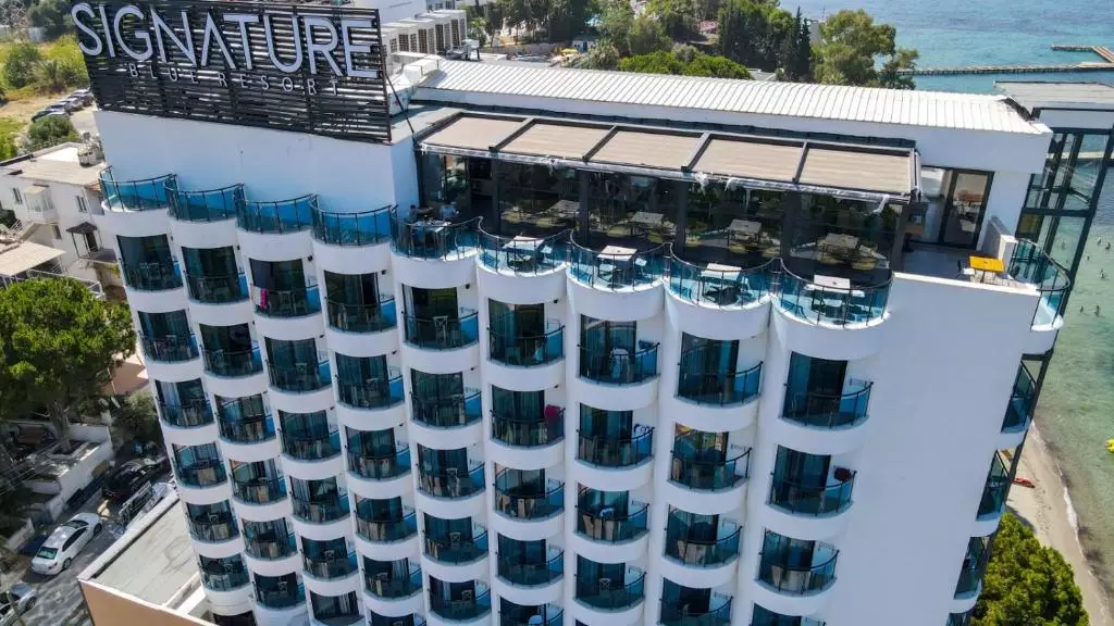 سیگنیچر بلو ریزورت