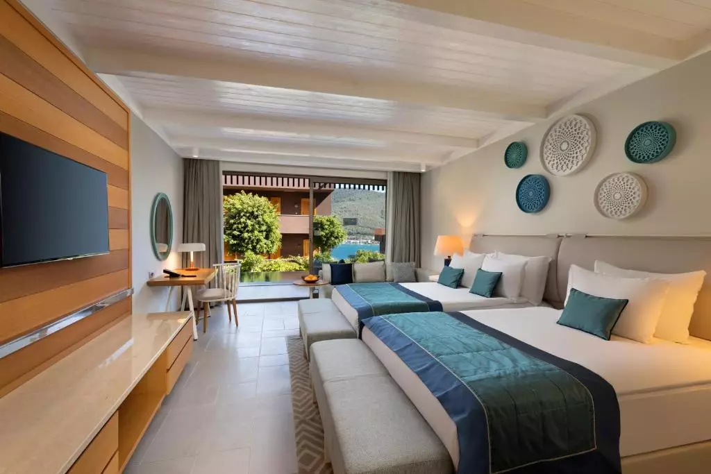 تایتانیک لاکچری کالکشن بدروم