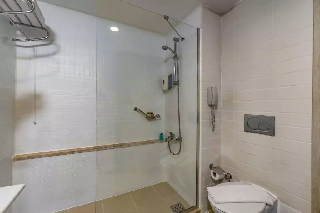 آزور بای یلکن