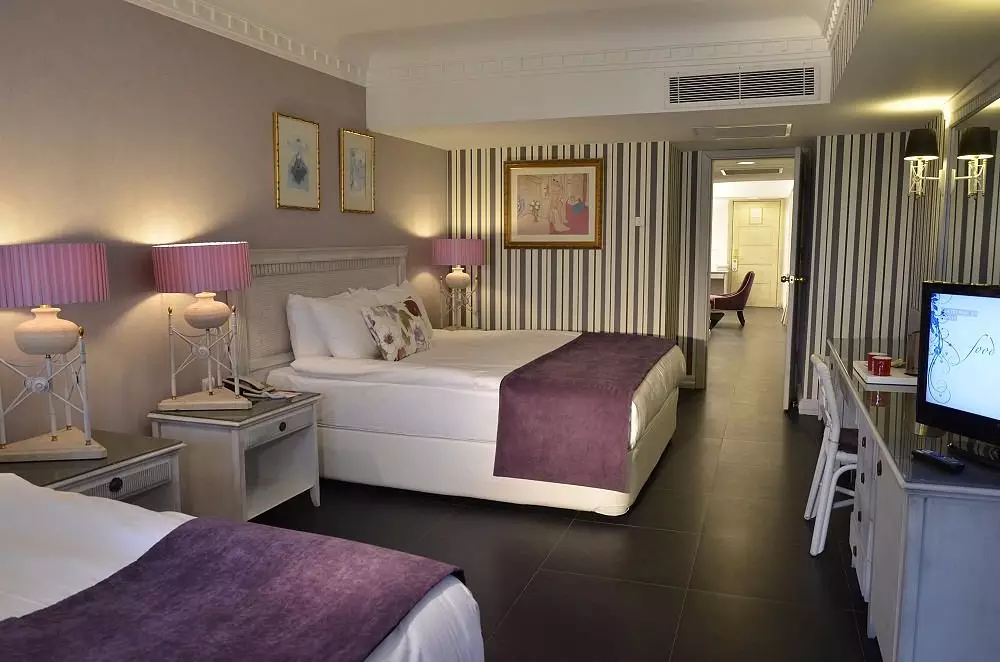 گادس آف بدروم