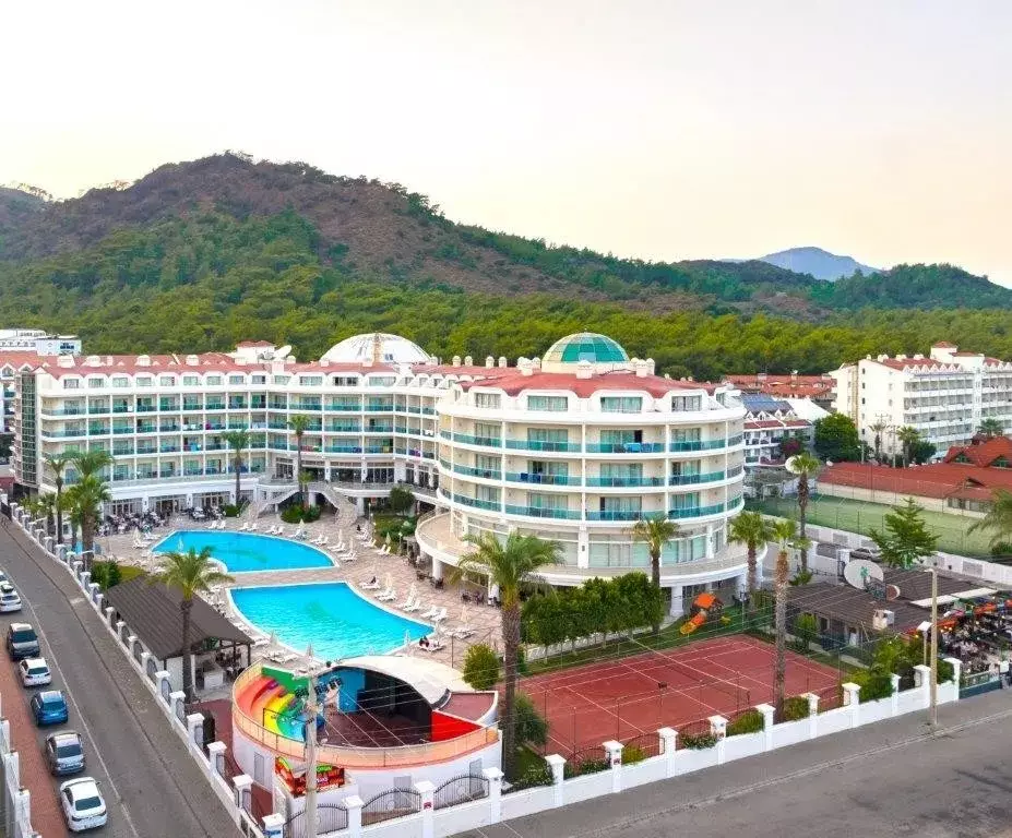 هتل پینتا پارک دلوکس