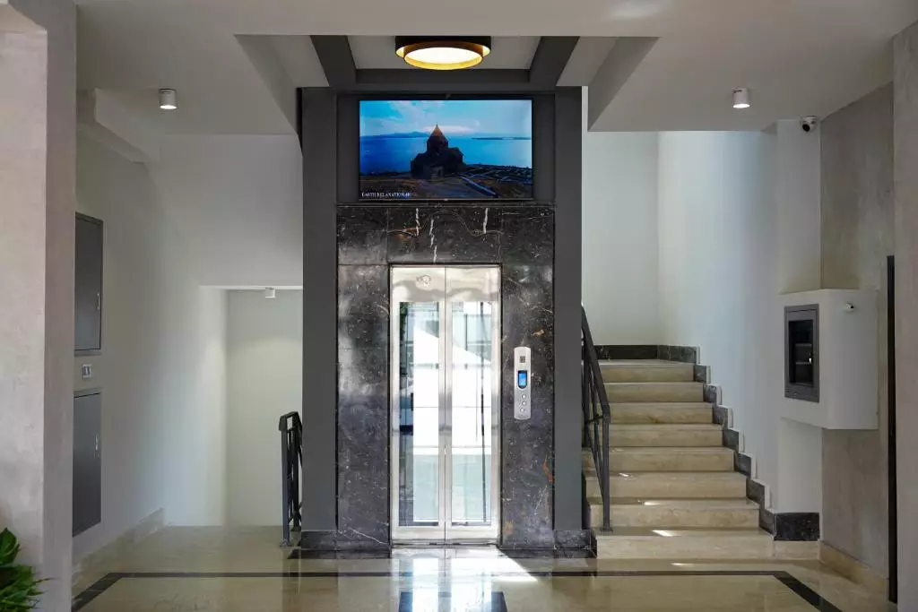 داینستی ایروان