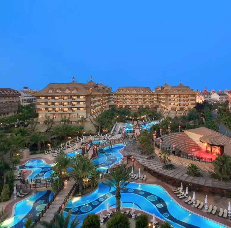 هتل رویال دراگون آلانیا