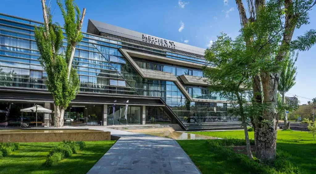 هتل مسیر 53 ایروان