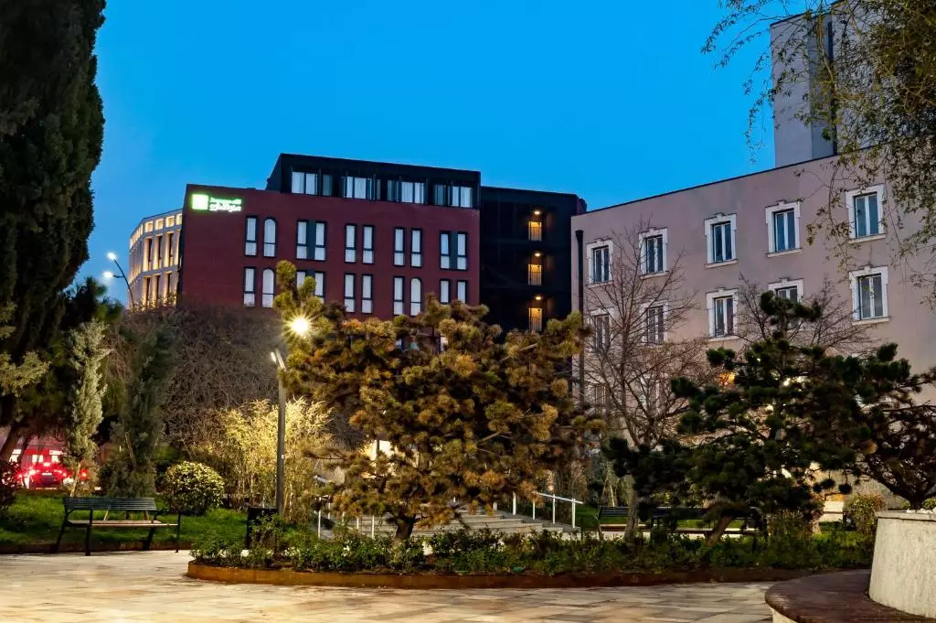 هتل هالیدی این اکسپرس