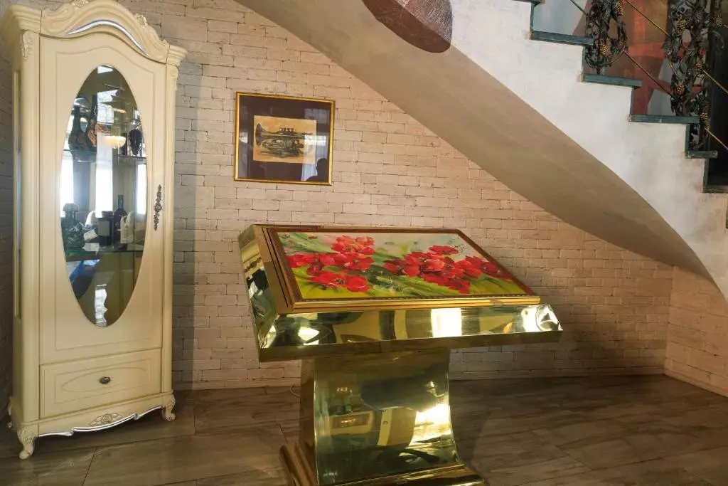 واین پالاس تفلیس