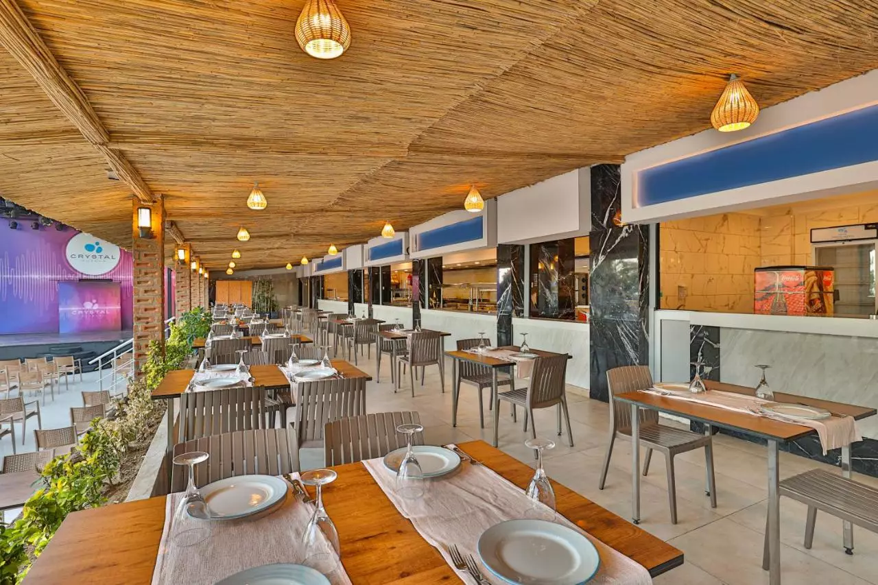 کریستال لند آو پارادایس