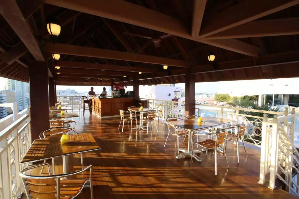 نایت کستل(کارلتون پالاس سابق)دبی