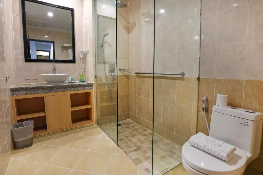 پوری سارون سمینیاک بالی