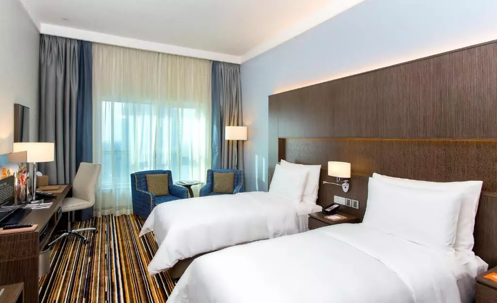 نائومی (دوسیت دی 2 کنز سابق) دبی