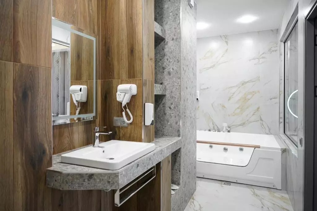 داینستی ایروان