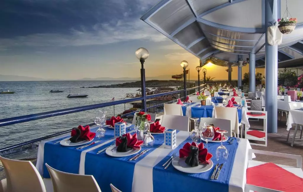 گرند بلو اسکای اینترنشنال