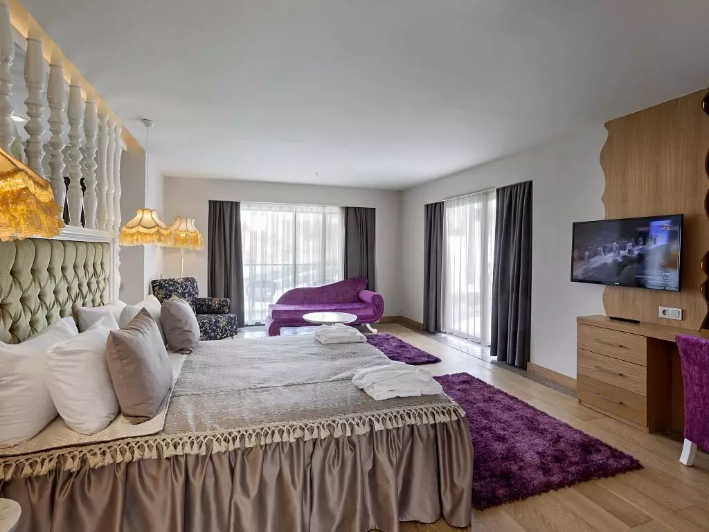 تور لاکچری بدروم