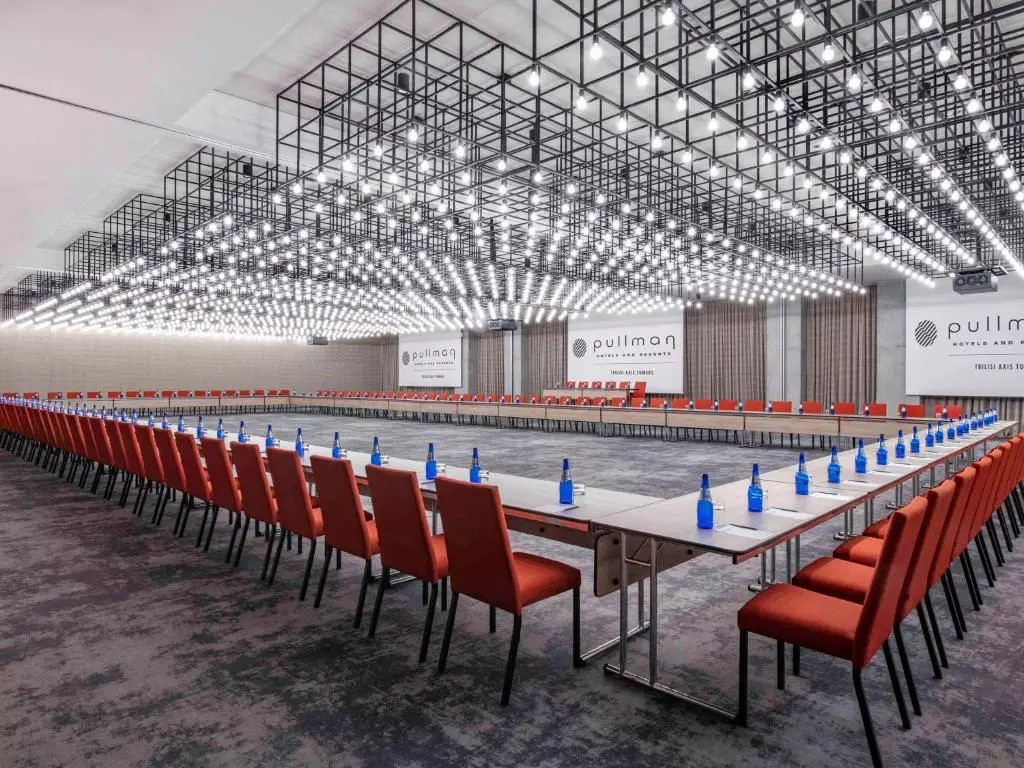 پولمن تفلیس اکسس تاورز