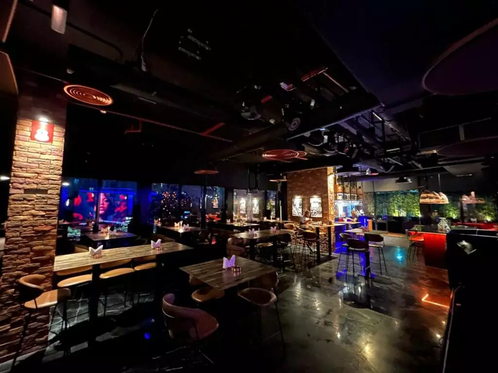 سیگنیچر وان تکام دبی