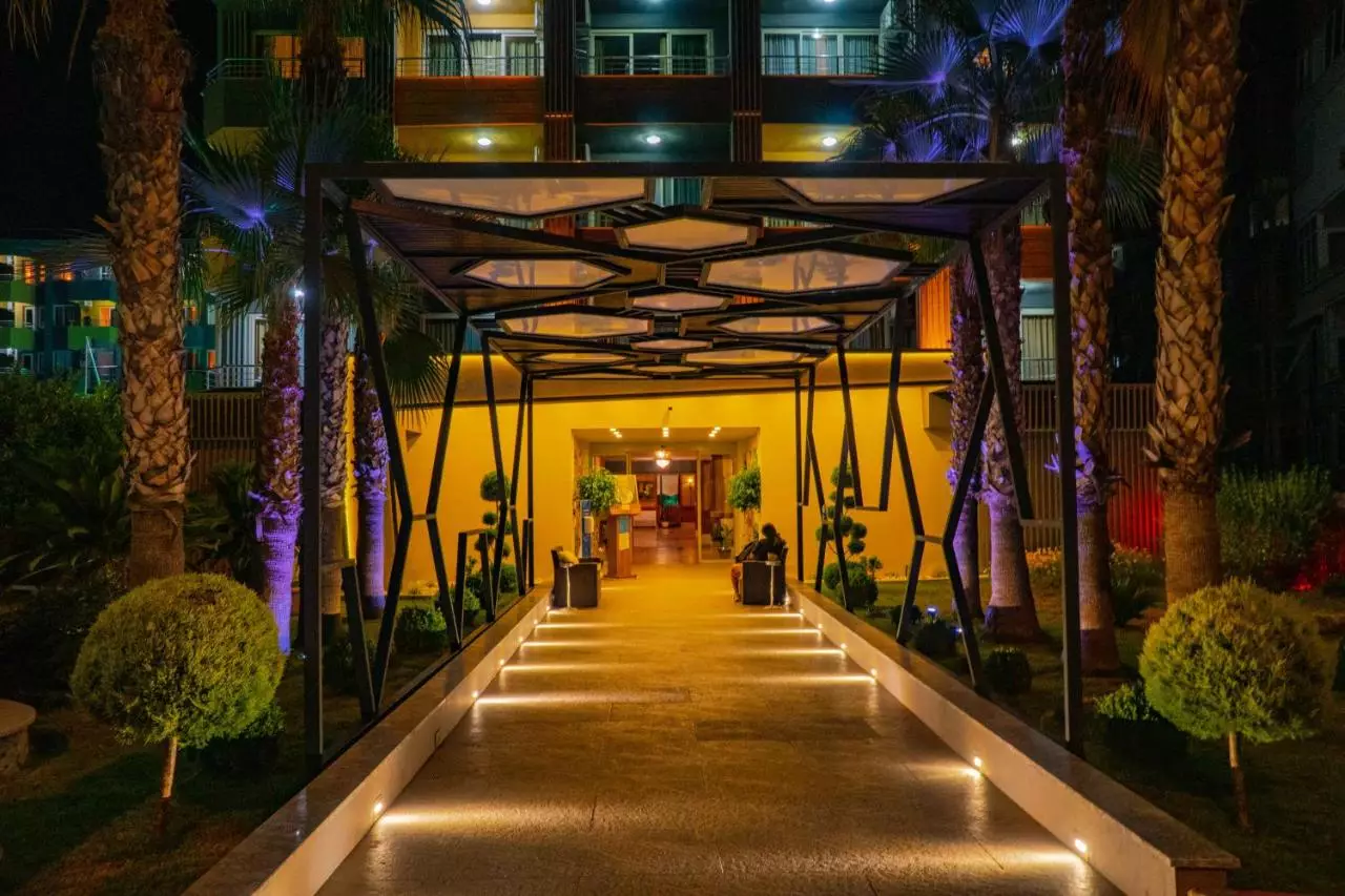 سنزا گرند سانتانا