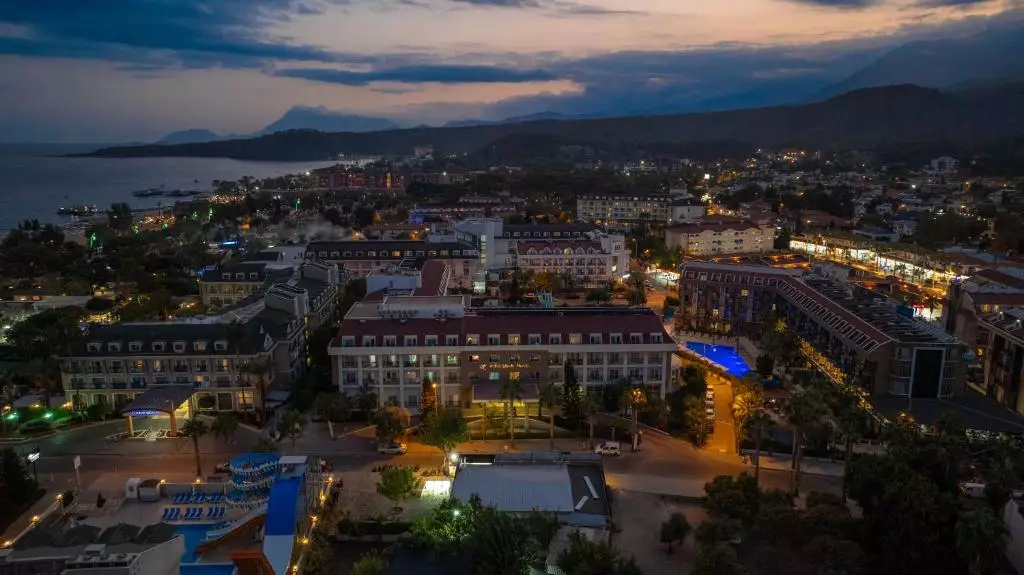 ام جی وایت لیلیوم آنتالیا