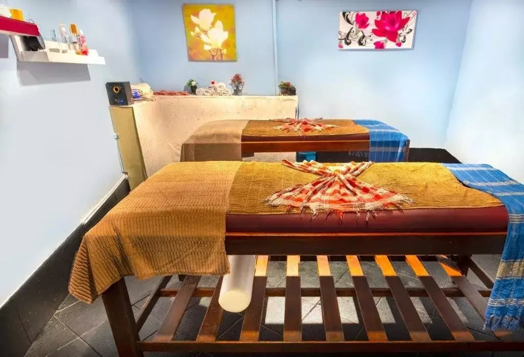 هتل پینتا پارک دلوکس