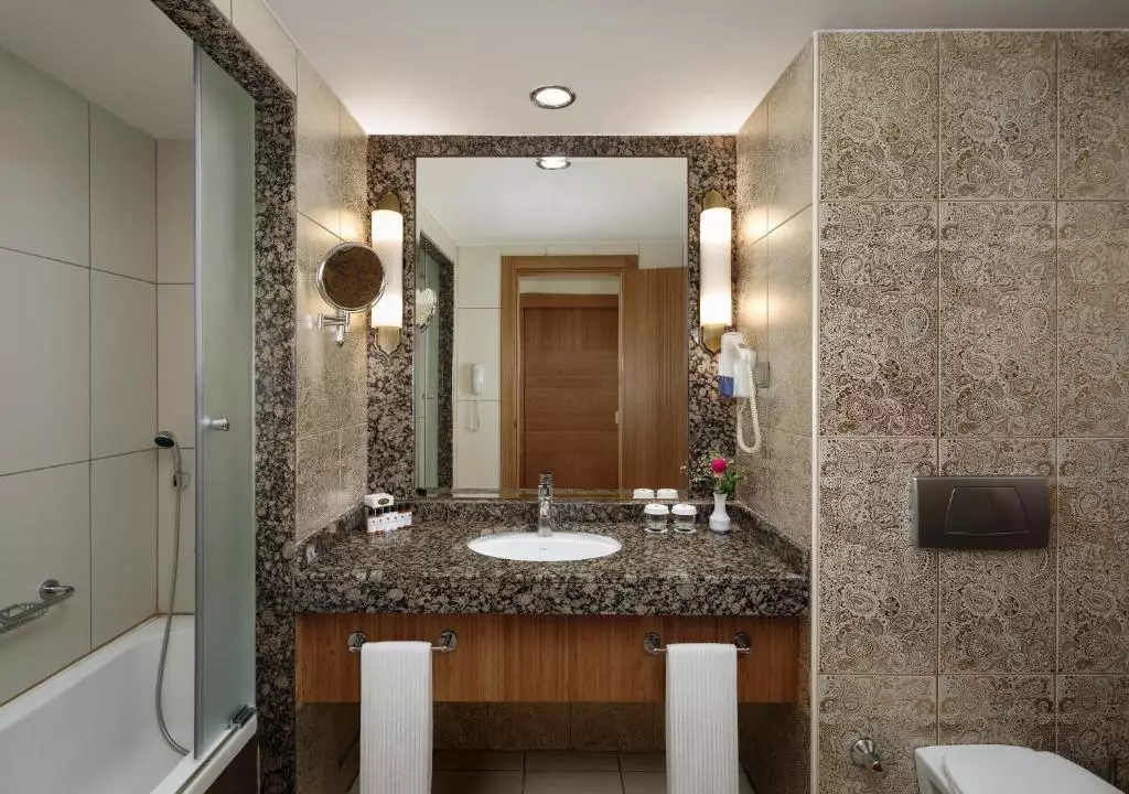 رویال دراگون آلانیا