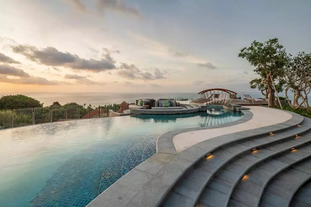 آیانا سگارا بالی