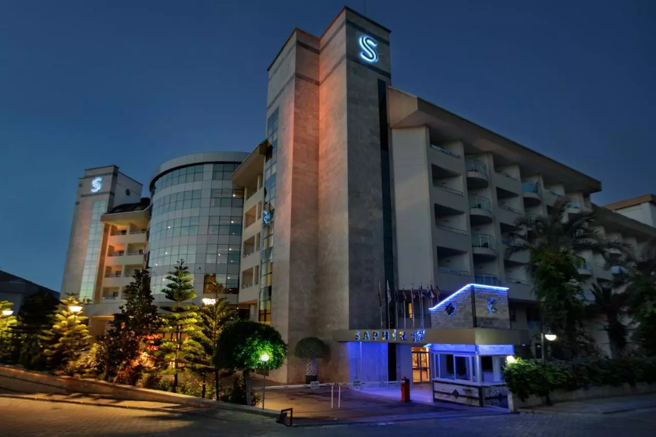 هتل سافیر ریسورت و اسپا