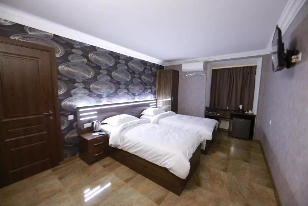 اپرا اونیو ایروان