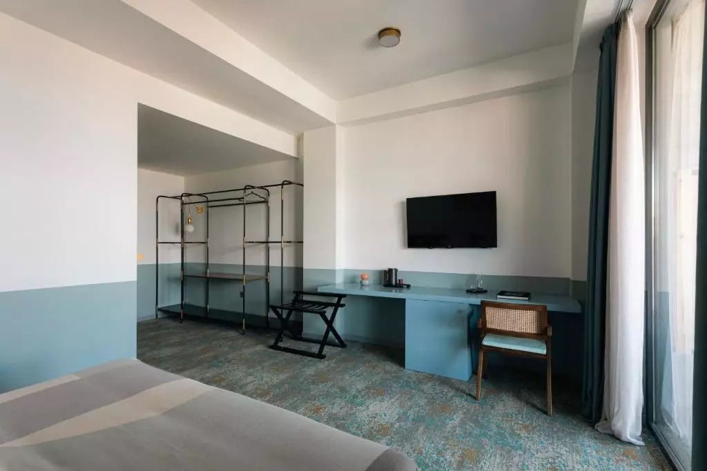 کاستر پلوکس تفلیس