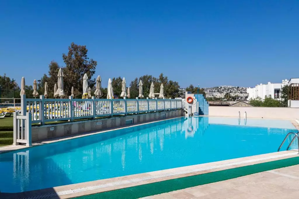 اسمارت استی بیچ بدروم