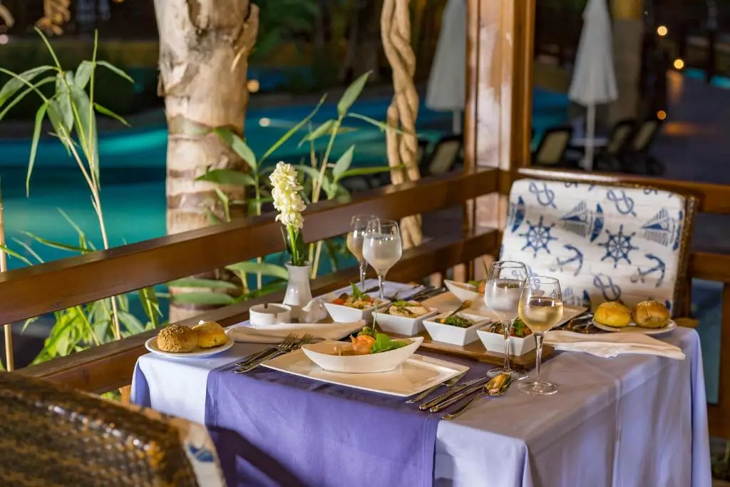 رویال دراگون آلانیا