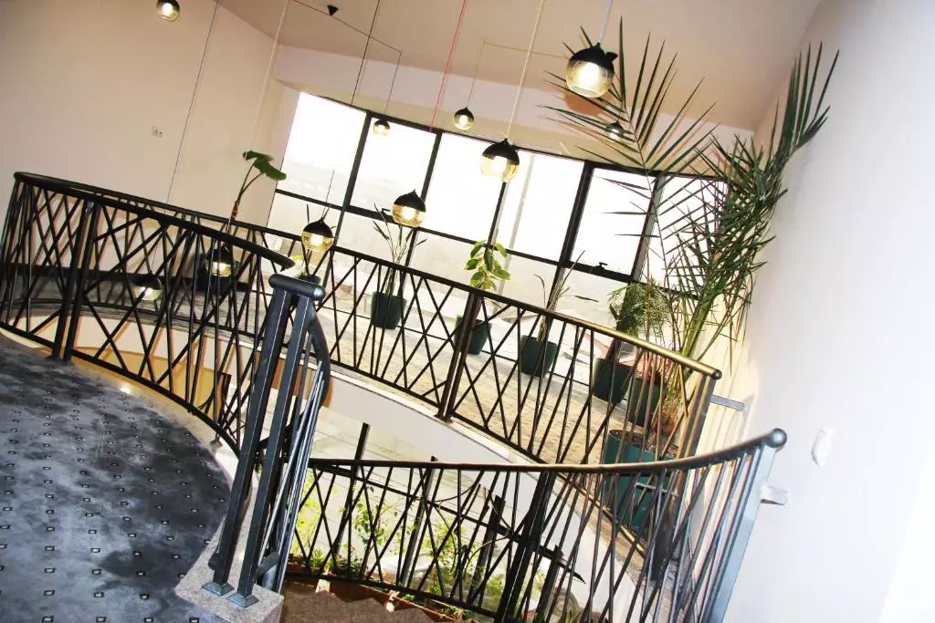 نایس ایروان