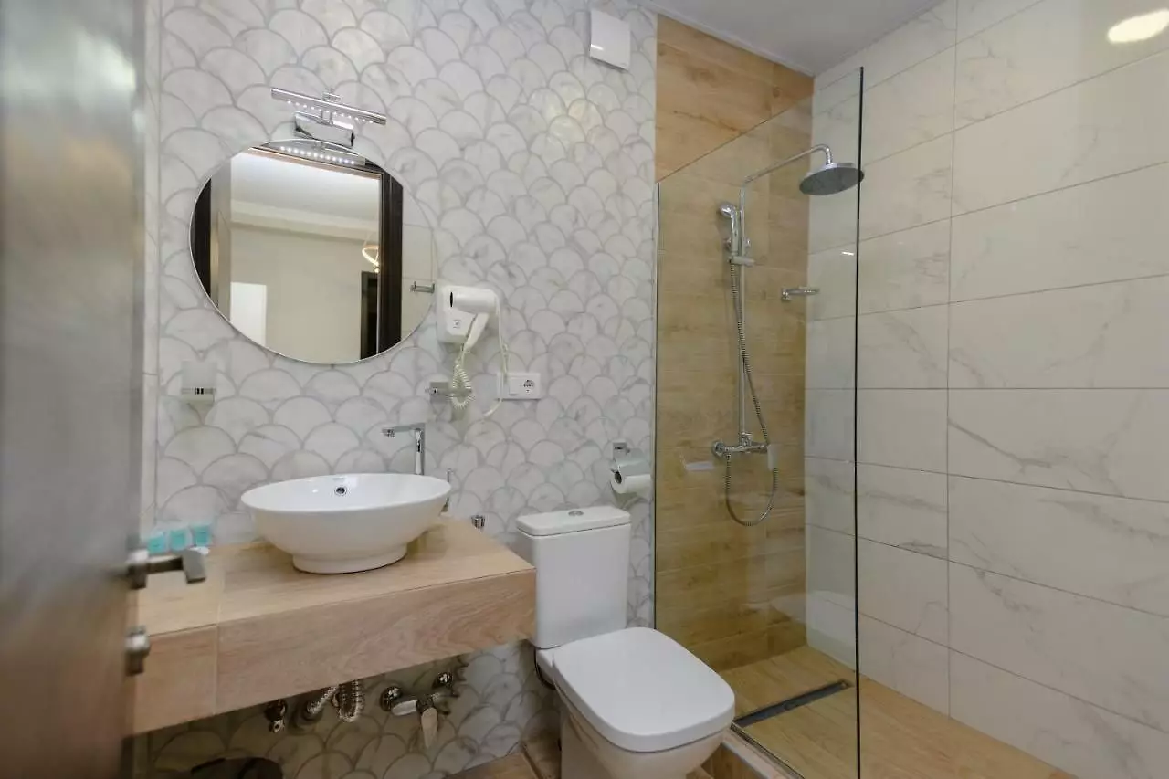 گلدن گلوب تفلیس