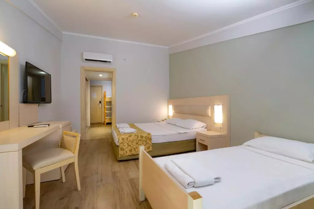 ام جی وایت لیلیوم آنتالیا