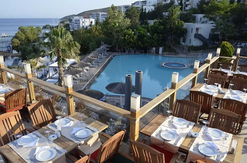 گادس آف بدروم