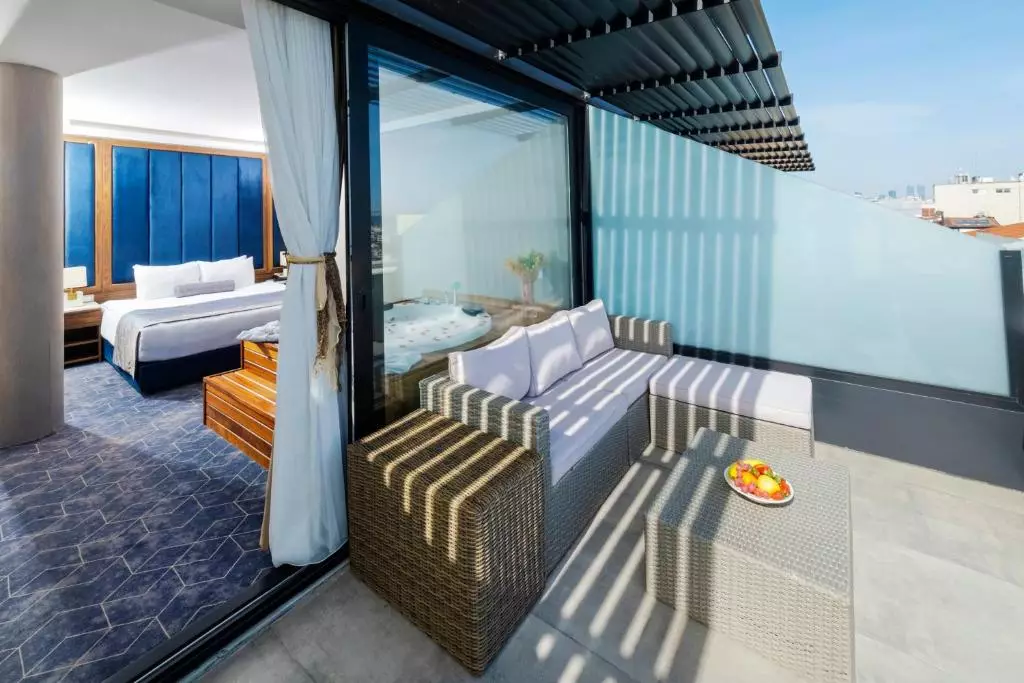 رینگ استون بسفروس استانبول