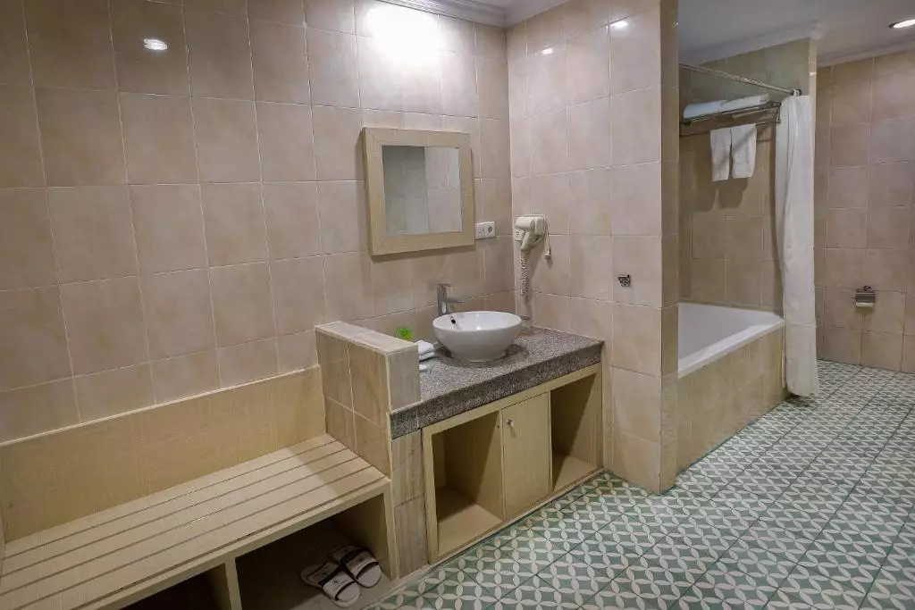 پوری سارون سمینیاک بالی