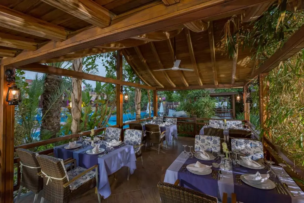 رویال دراگون آلانیا