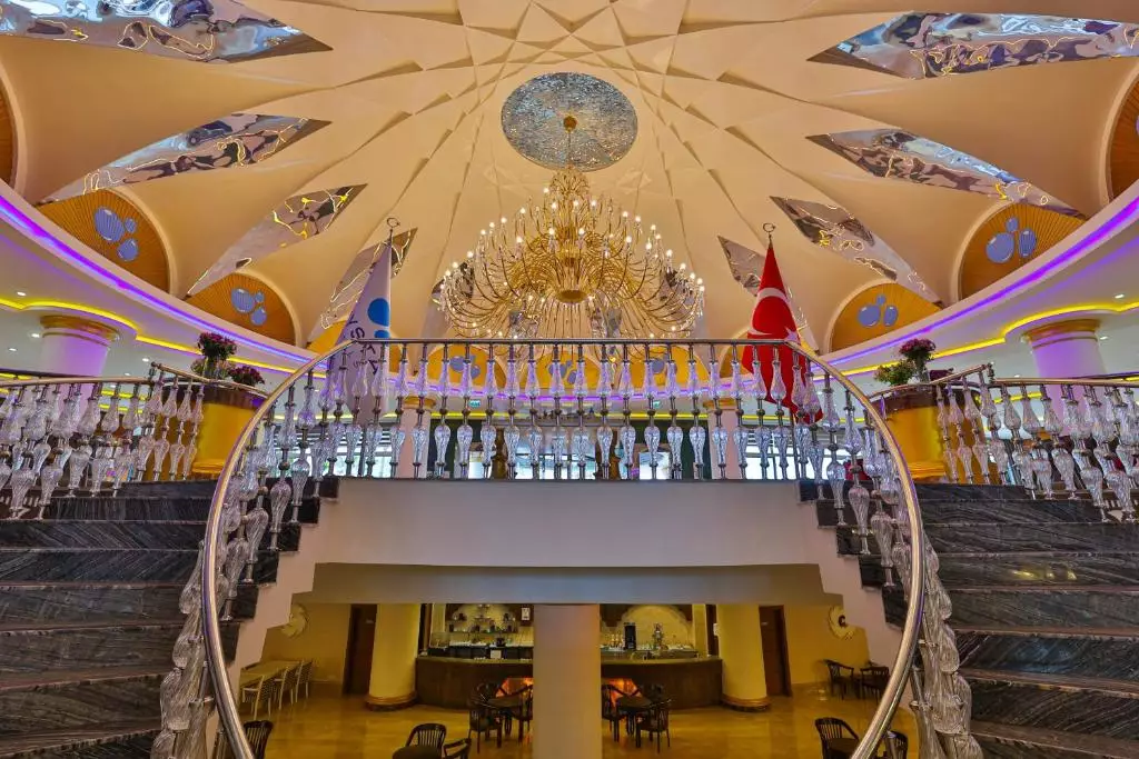 کریستال سانست لاکچری ریزورت