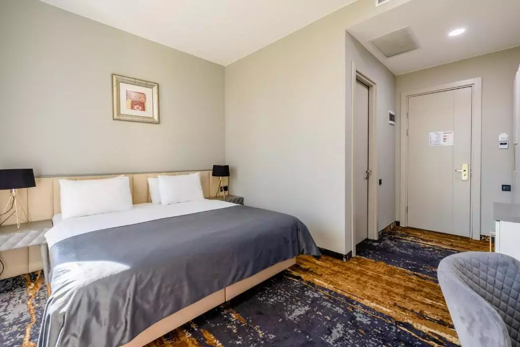 بروس گاردن تفلیس