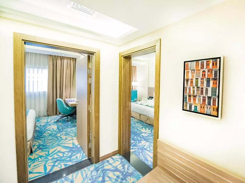 منا البارشا دبی