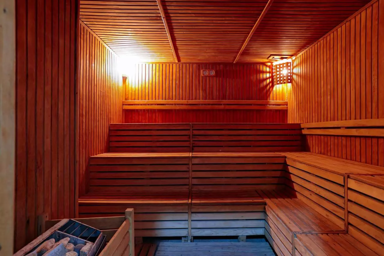 کریستال لند آو پارادایس