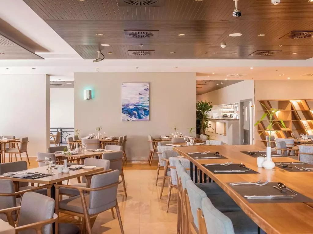 مرکوری البارشا دبی