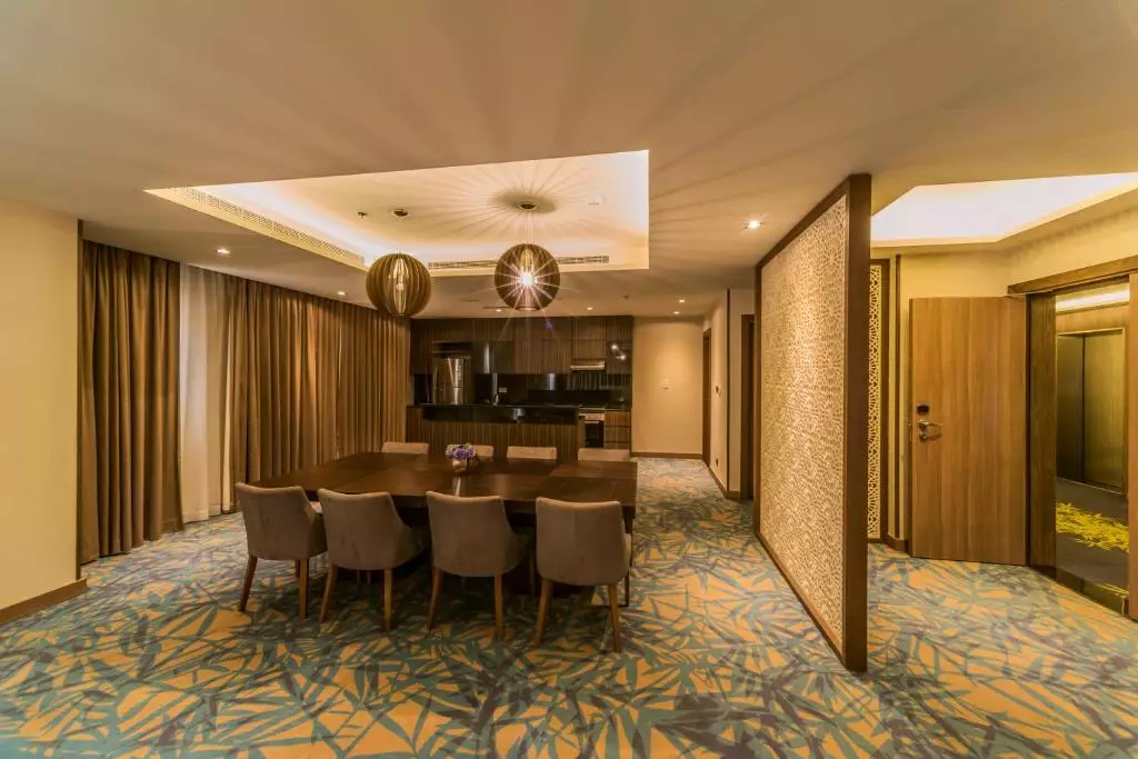 منا البارشا دبی