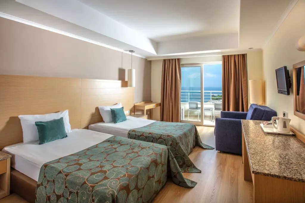 سی لایت ریزورت